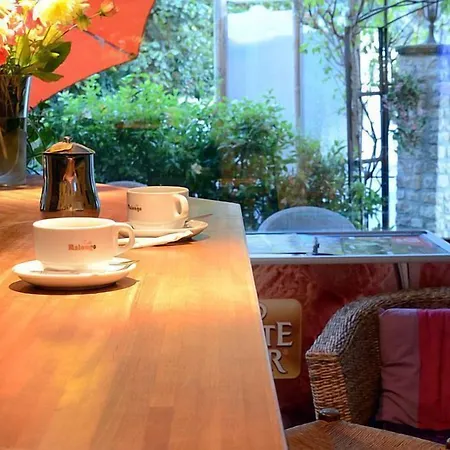 Hotel Le Mont Barral 2*